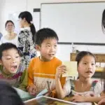 teacher and students in an effective learning environment in a university classroom